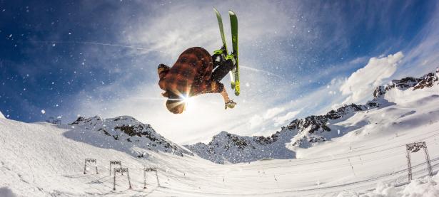 九游娱乐网页-问鼎之争的唯一对话，广厦决胜局带走鹈鹕，字母哥独领风骚