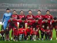 九游娱乐网站-关于足球职业联赛阵容强大，球员实力碾压对手取得胜利的信息