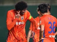 九游体育官方入口-申花主帅曼萨诺宣布引进国内球员，能否提升球队实力？