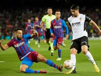 九游娱乐-巴塞罗那备战瓦伦西亚，追求西甲三分的简单介绍