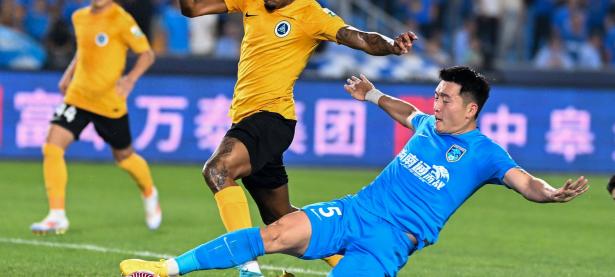 九游官网-媒体曝光中超比赛队员训练日常