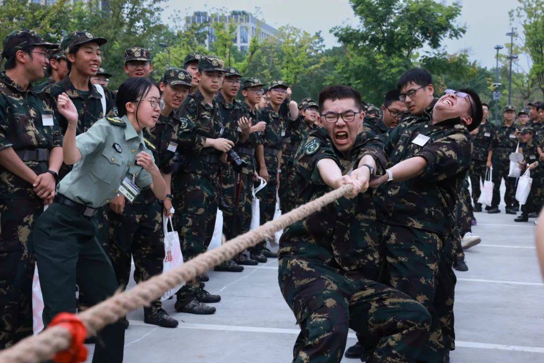 瓦朗谢纳球员积极备战，气势如虹投入比赛的简单介绍