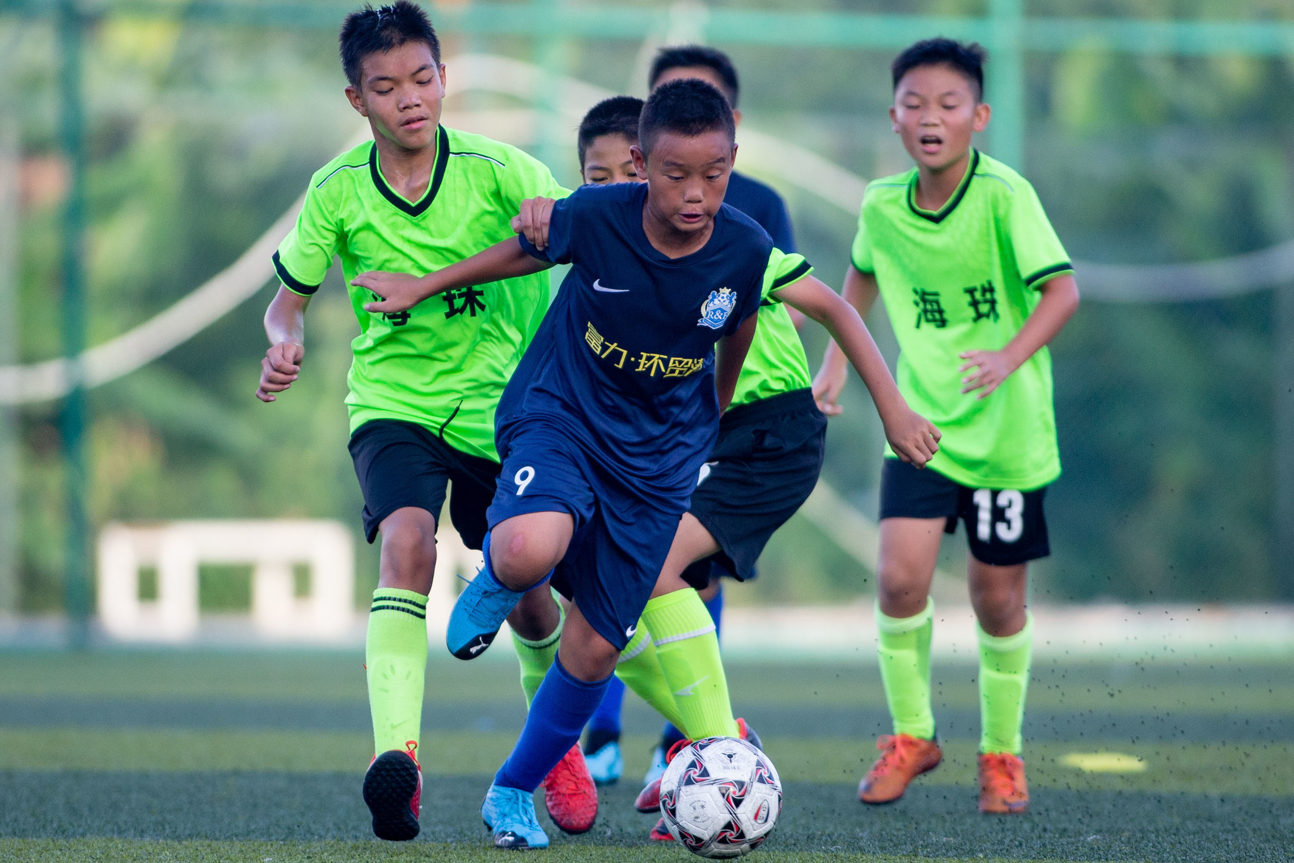 国内足球俱乐部青训机制完善，未来潜力备受看好