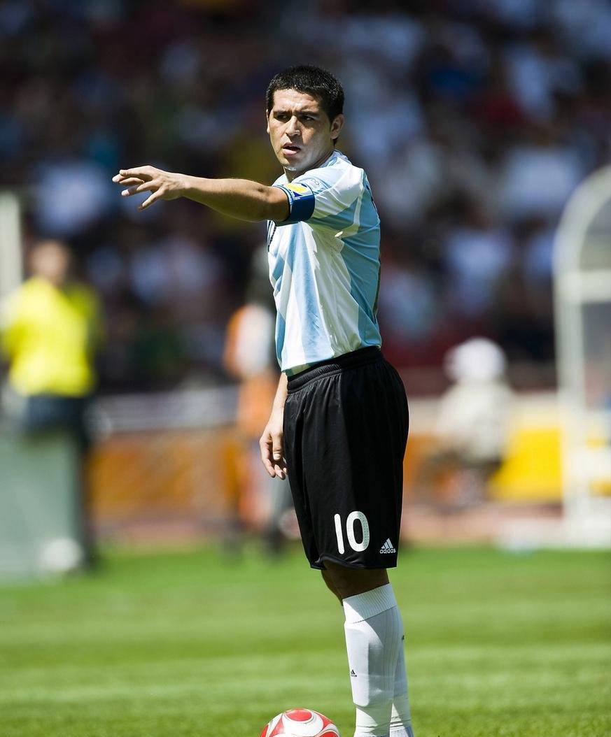 阿根廷足球队闪耀舞台,意气风发的简单介绍 阿根廷足球队闪耀舞台,意气风发的简单介绍