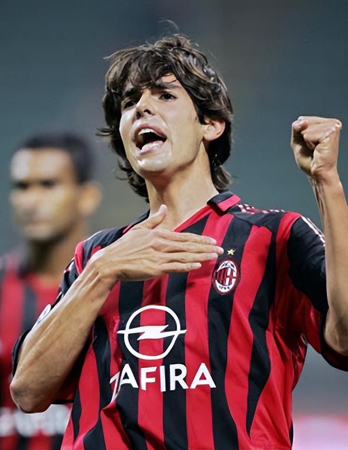 包含AC米兰队克服困难,奋力拼搏,夺取胜利的词条 包含AC米兰队克服困难,奋力拼搏,夺取胜利的词条