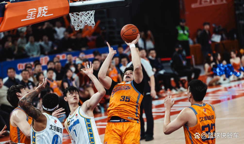 红蓝队大战,火爆场面惊心动魄 红蓝队大战,火爆场面惊心动魄