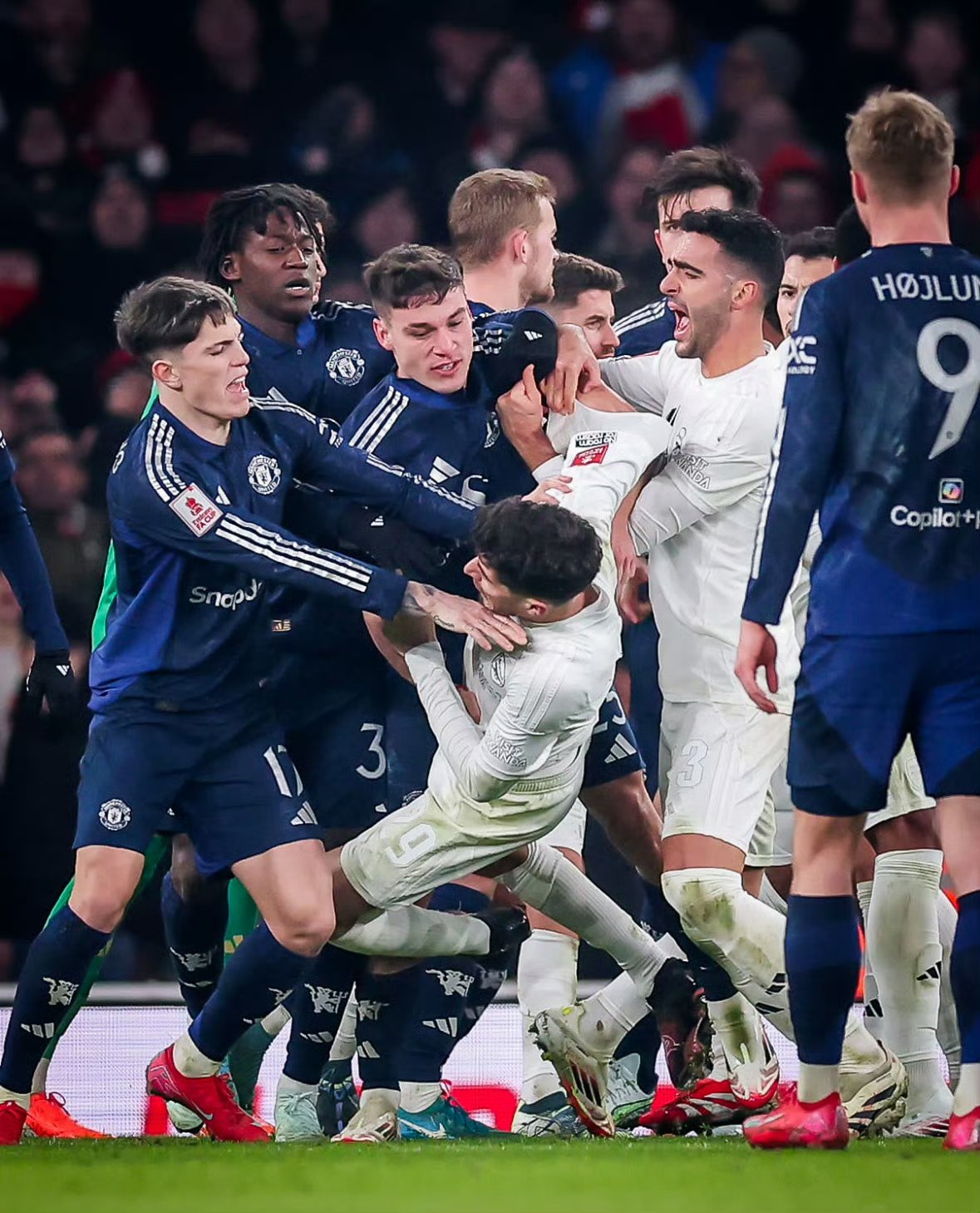 阿森纳中场核心重伤,赛季报销 阿森纳中场核心重伤,赛季报销