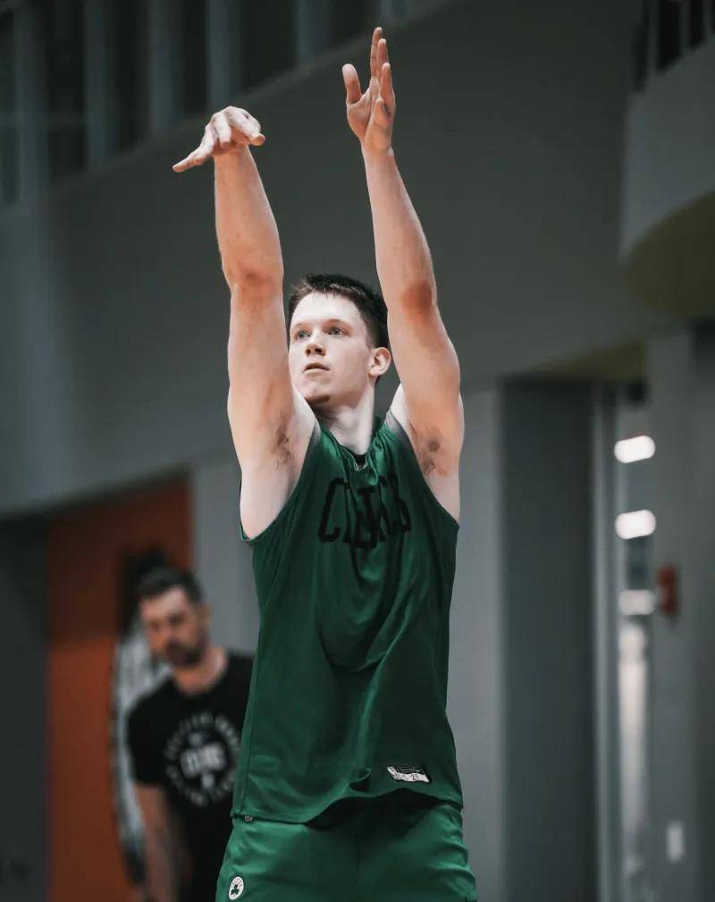 包含凯尔特人队团结一心备战重要比赛的词条 包含凯尔特人队团结一心备战重要比赛的词条