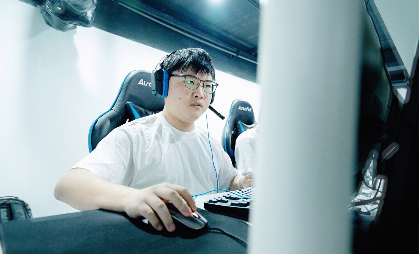 NS碾压FNC，Deft打出惊人五杀鏖战多局入围赛，留下经典瞬间的简单介绍