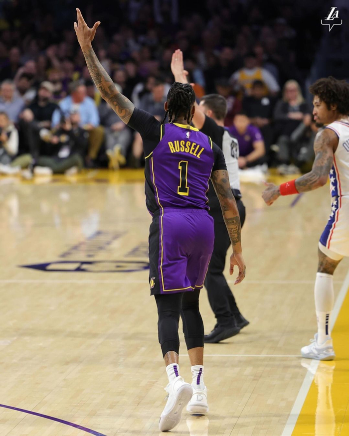 湖人成为东部第一,战胜76人 湖人成为东部第一,战胜76人