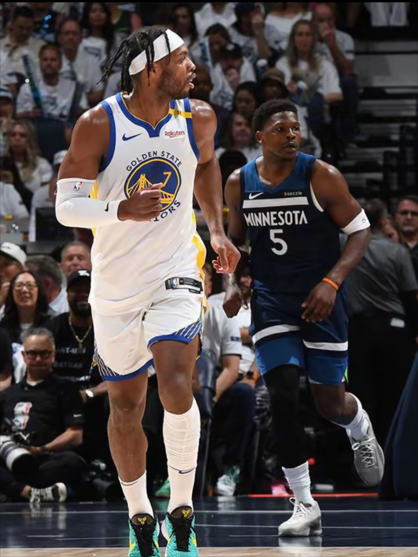 勇士主场失利，步入季后赛首败