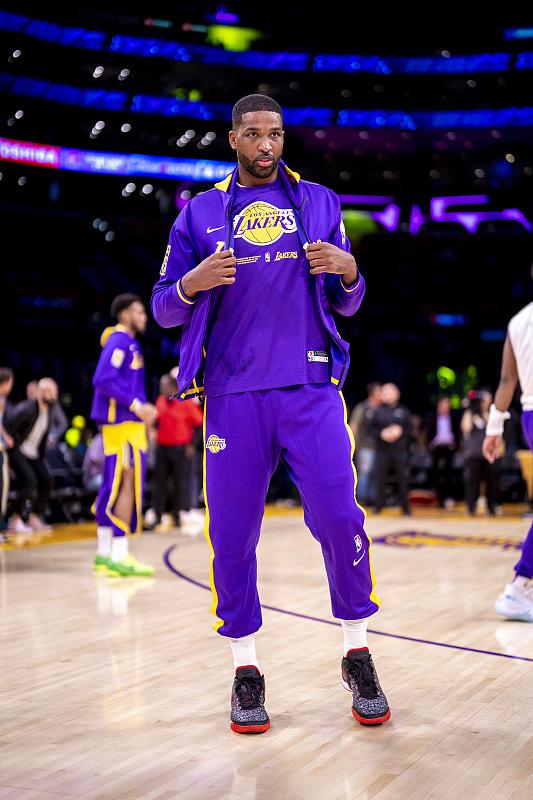 湖人外线投手汤普森再度获得最佳球员奖