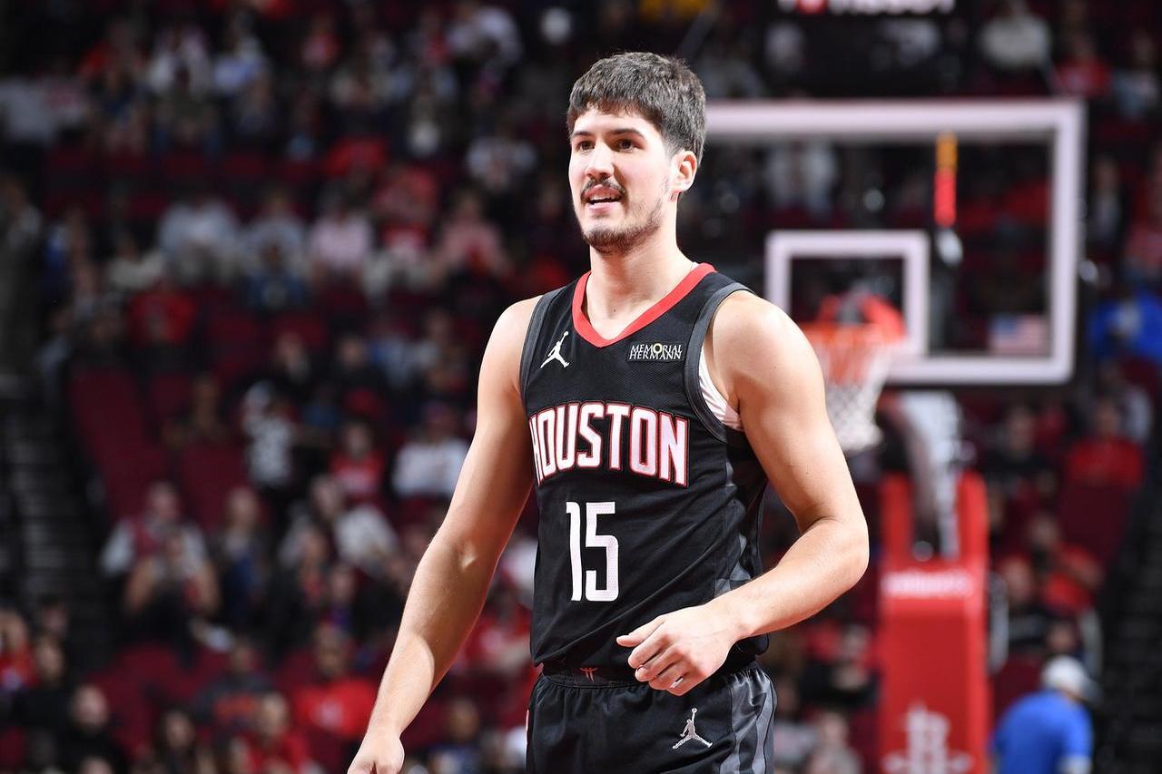 湖人外线投手汤普森再度获得最佳球员奖