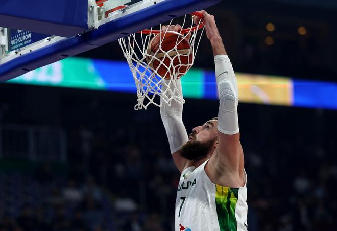 关于火箭血洗立陶宛男篮，瓦兰丘纳斯送出助攻的信息