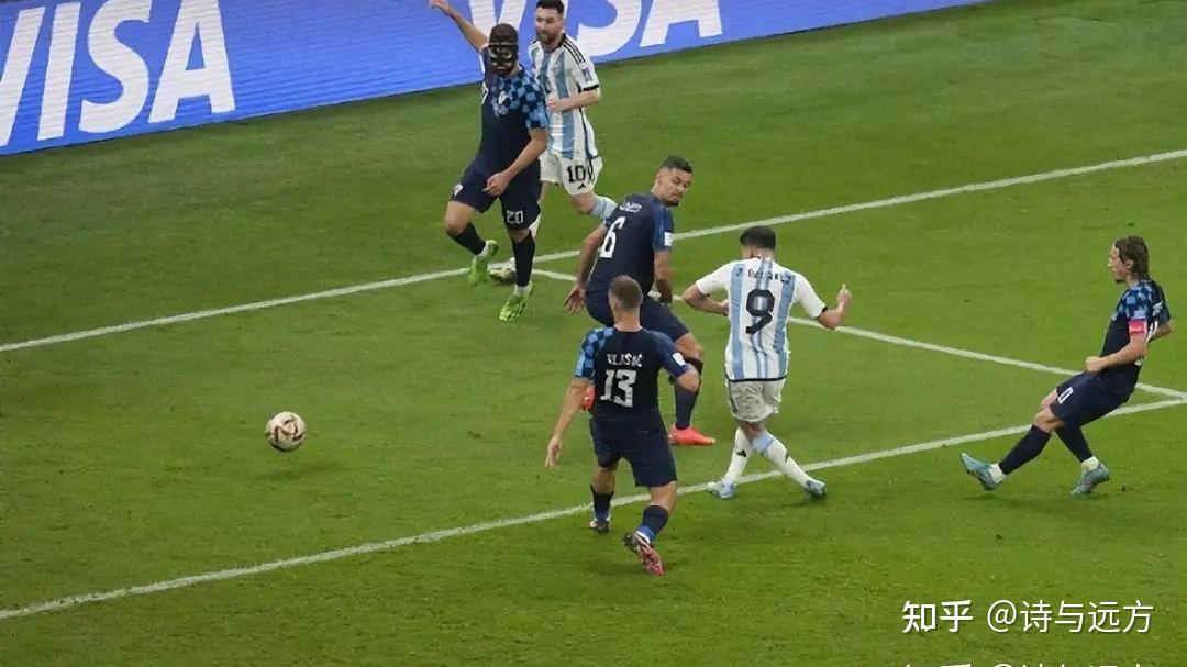 关于美国轻取智利,阿尔瓦雷斯高光表现的信息 关于美国轻取智利,阿尔瓦雷斯高光表现的信息